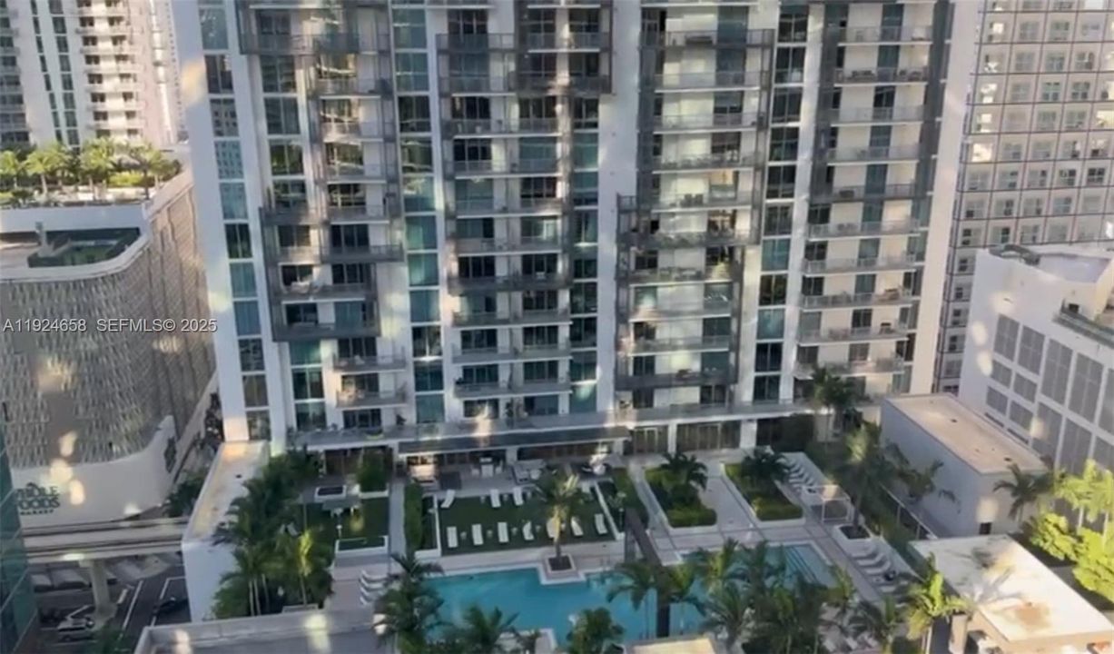 На продажу: $1,070,000 (1 спален, 1 ванн, 679 Квадратных фут)