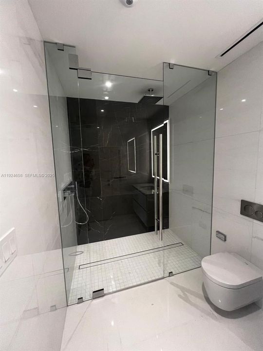 На продажу: $1,070,000 (1 спален, 1 ванн, 679 Квадратных фут)