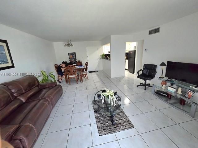 For Sale: $270,700 (2 beds, 2 baths, 954 Square Feet)