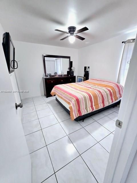 For Sale: $270,700 (2 beds, 2 baths, 954 Square Feet)