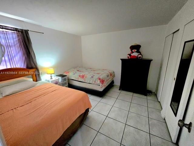 For Sale: $270,700 (2 beds, 2 baths, 954 Square Feet)