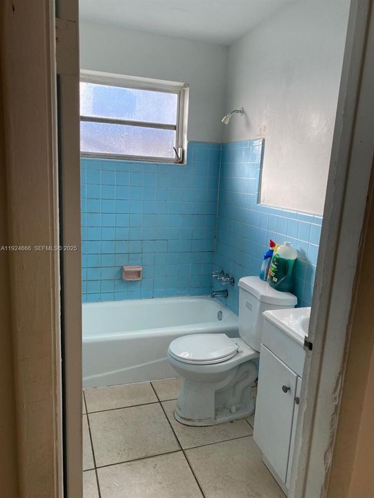 Activo con contrato: $315,000 (2 camas, 1 baños, 1014 Pies cuadrados)