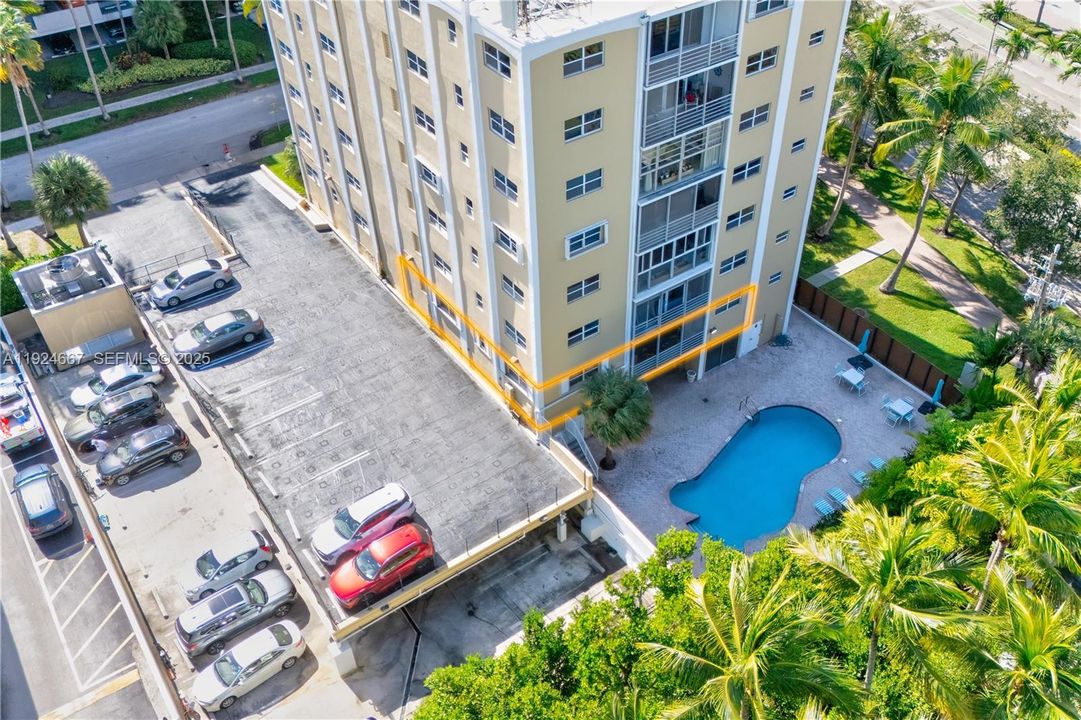 待售: $700,000 (2 贝兹, 2 浴室, 1090 平方英尺)