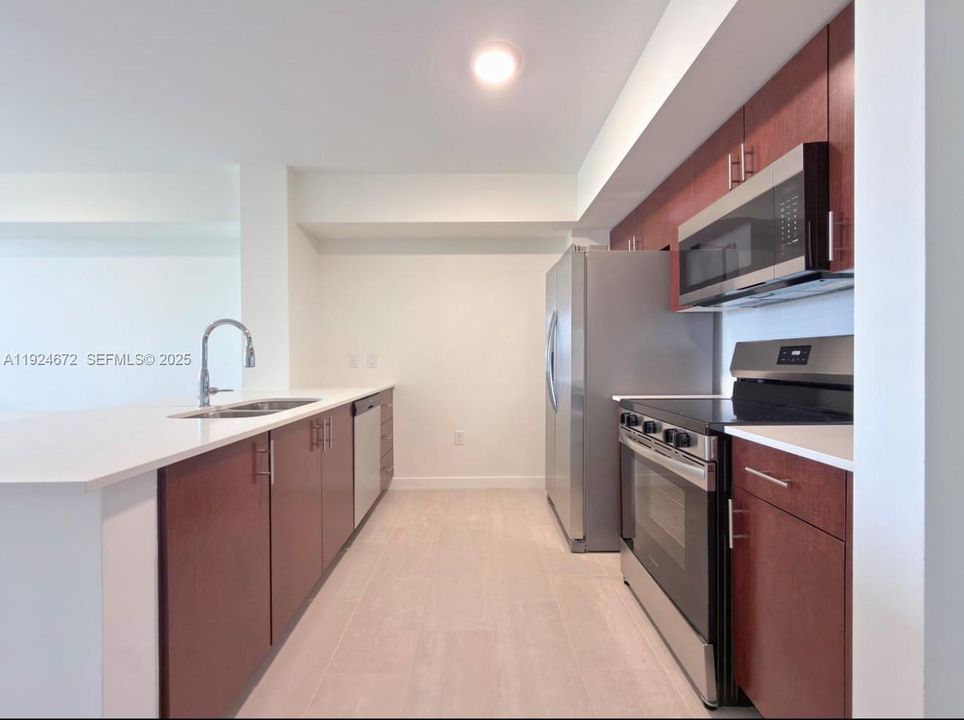 For Rent: $2,650 (2 beds, 2 baths, 5164 Square Feet)