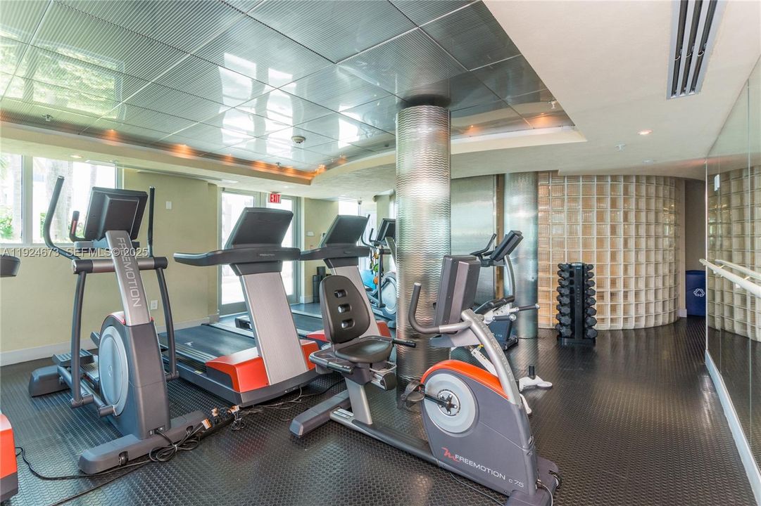 待售: $639,000 (1 贝兹, 1 浴室, 686 平方英尺)