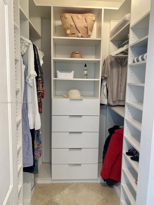 待售: $639,000 (1 贝兹, 1 浴室, 686 平方英尺)