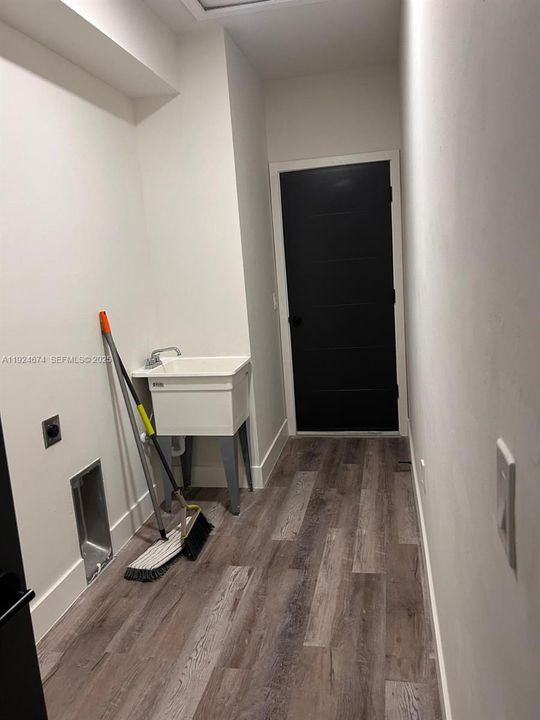 出租: $2,300 (3 贝兹, 2 浴室, 0 平方英尺)