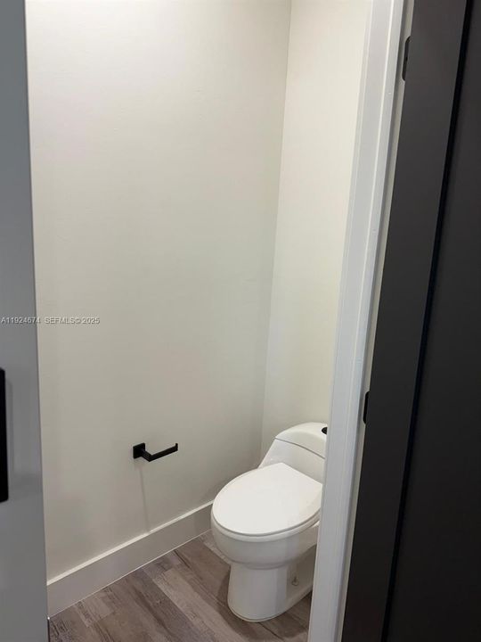 出租: $2,300 (3 贝兹, 2 浴室, 0 平方英尺)