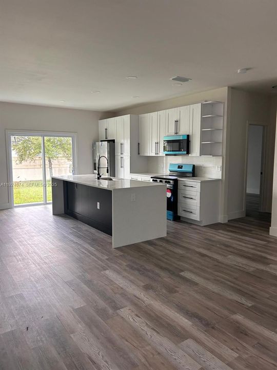 出租: $2,300 (3 贝兹, 2 浴室, 0 平方英尺)