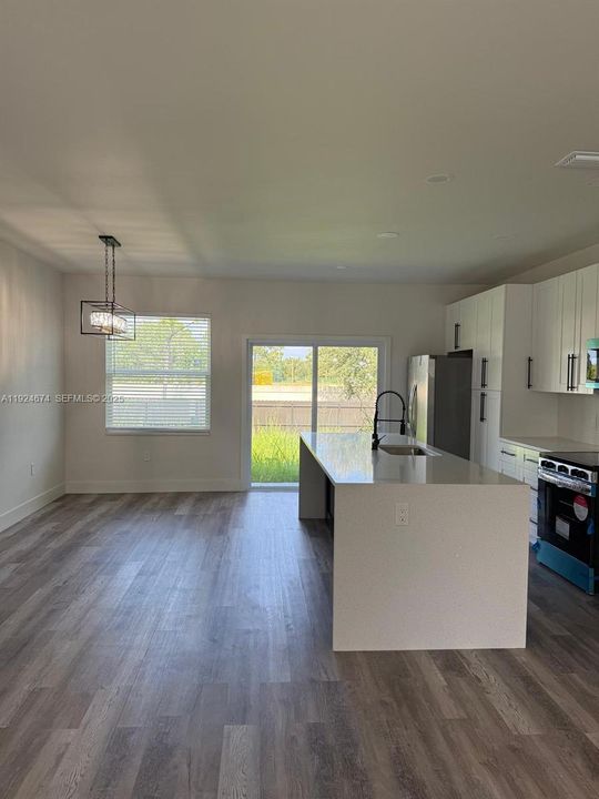 出租: $2,300 (3 贝兹, 2 浴室, 0 平方英尺)