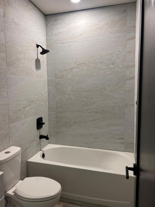 出租: $2,300 (3 贝兹, 2 浴室, 0 平方英尺)