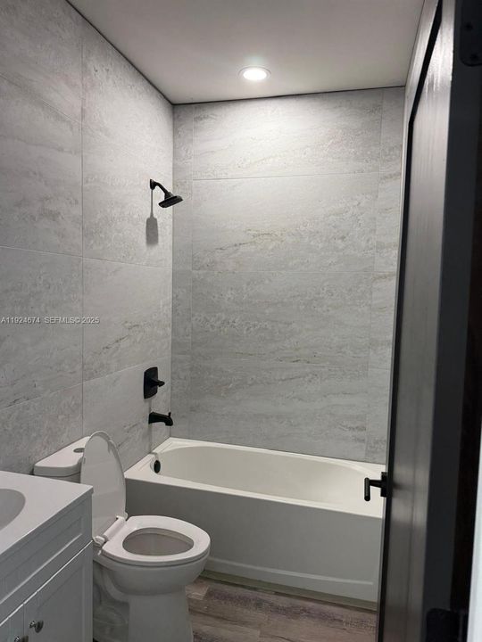 出租: $2,300 (3 贝兹, 2 浴室, 0 平方英尺)