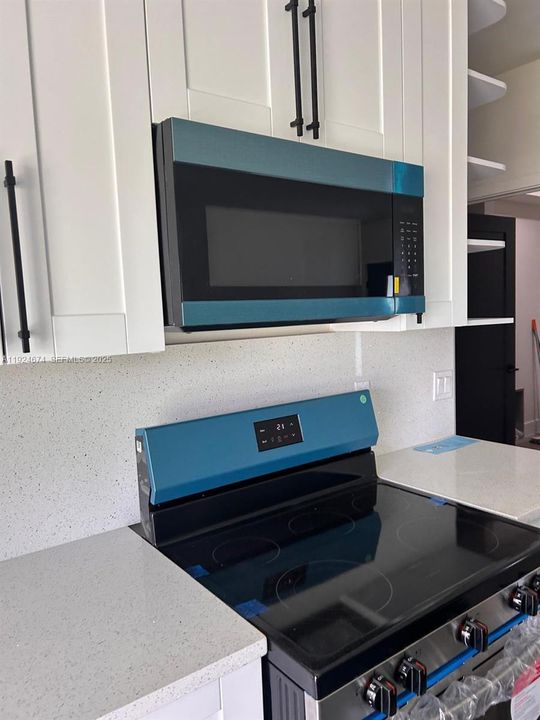 出租: $2,300 (3 贝兹, 2 浴室, 0 平方英尺)