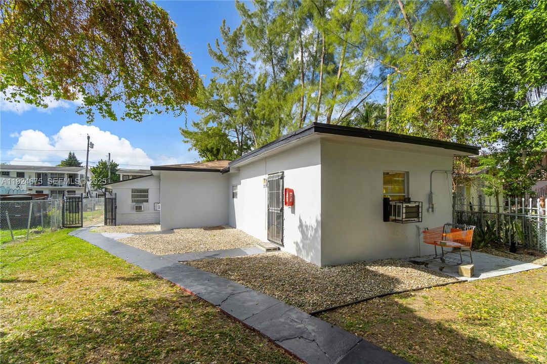 На продажу: $1,100,000 (0 спален, 0 ванн, 2454 Квадратных фут)