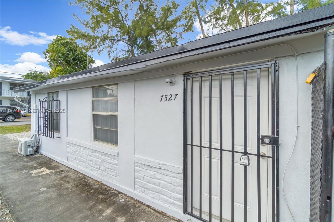 На продажу: $1,100,000 (0 спален, 0 ванн, 2454 Квадратных фут)