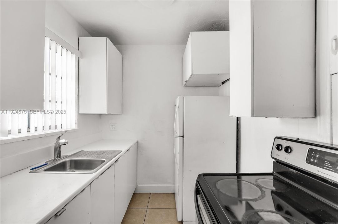 На продажу: $1,100,000 (0 спален, 0 ванн, 2454 Квадратных фут)