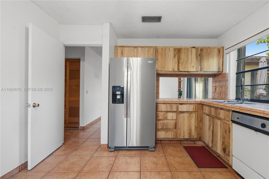 For Sale: $464,000 (3 beds, 2 baths, 1173 Square Feet)