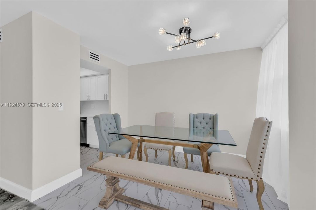 For Sale: $450,000 (1 beds, 2 baths, 943 Square Feet)