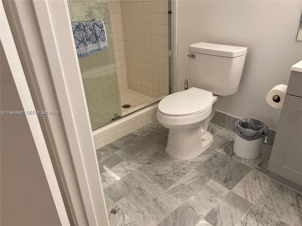 For Rent: $2,200 (2 beds, 2 baths, 1044 Square Feet)