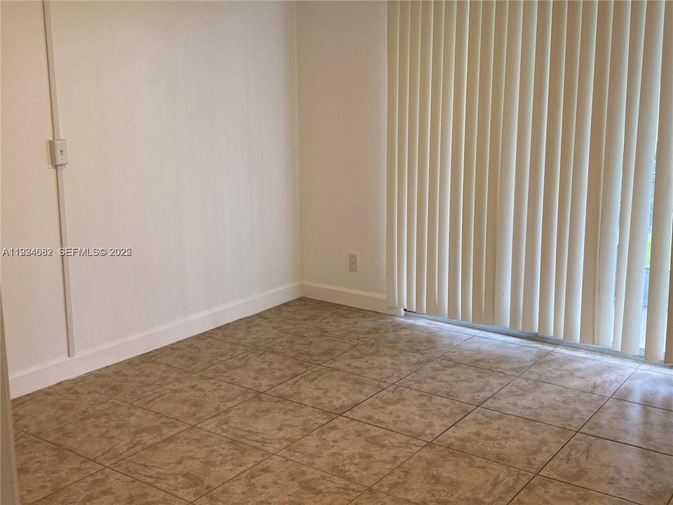 For Rent: $2,200 (2 beds, 2 baths, 1044 Square Feet)