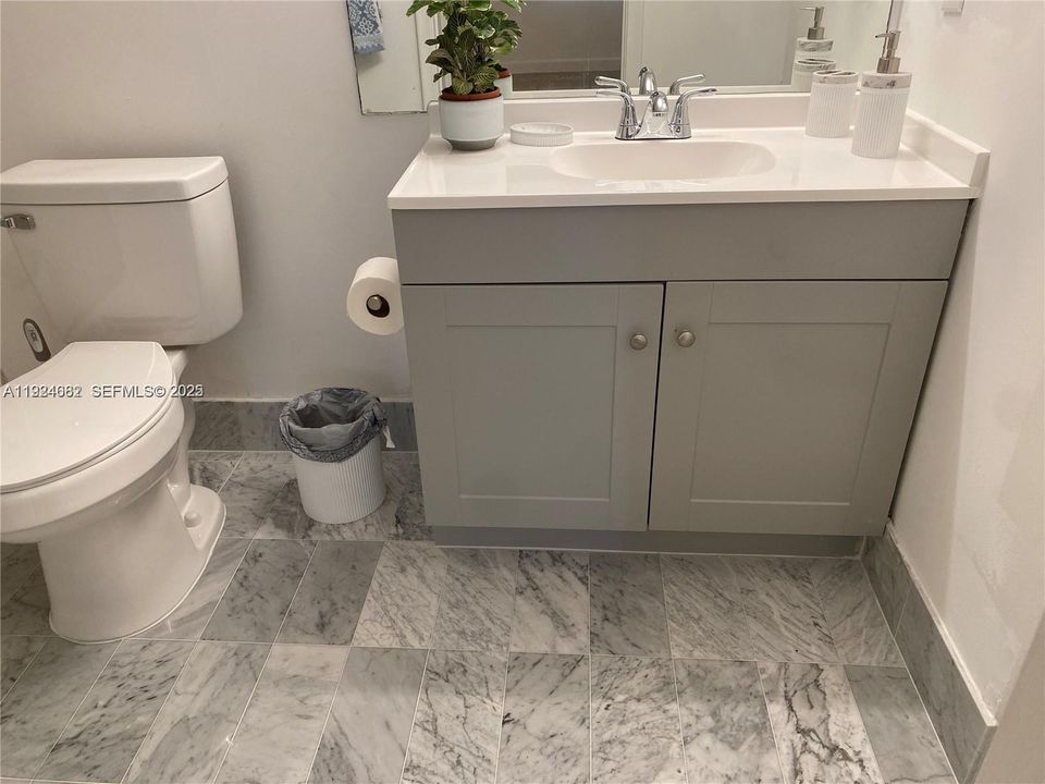 For Rent: $2,200 (2 beds, 2 baths, 1044 Square Feet)