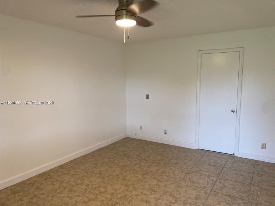 For Rent: $2,200 (2 beds, 2 baths, 1044 Square Feet)