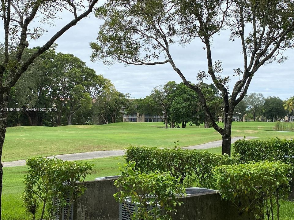 For Rent: $2,200 (2 beds, 2 baths, 1044 Square Feet)