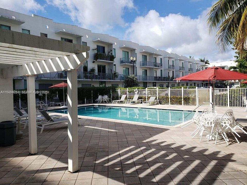 For Rent: $4,250 (4 beds, 3 baths, 2800 Square Feet)