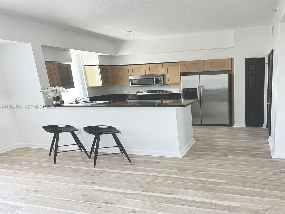 For Rent: $4,250 (4 beds, 3 baths, 2800 Square Feet)