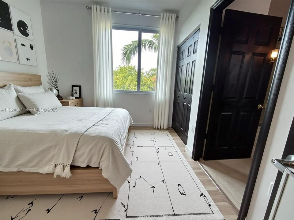 For Rent: $4,250 (4 beds, 3 baths, 2800 Square Feet)