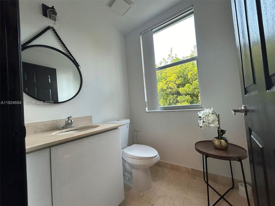 For Rent: $4,250 (4 beds, 3 baths, 2800 Square Feet)