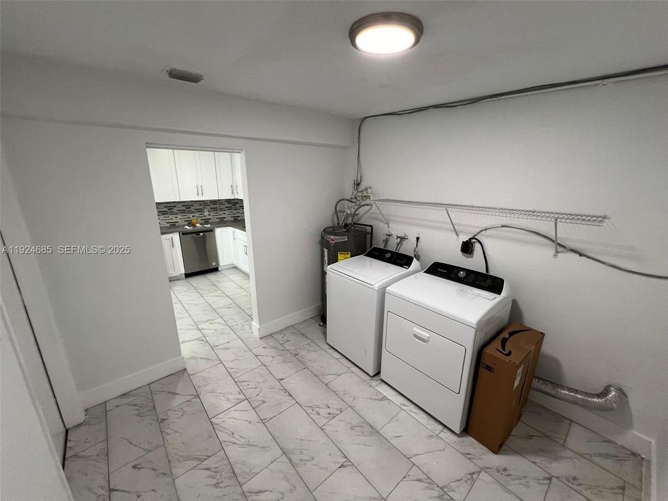 На продажу: $455,000 (3 спален, 2 ванн, 1281 Квадратных фут)