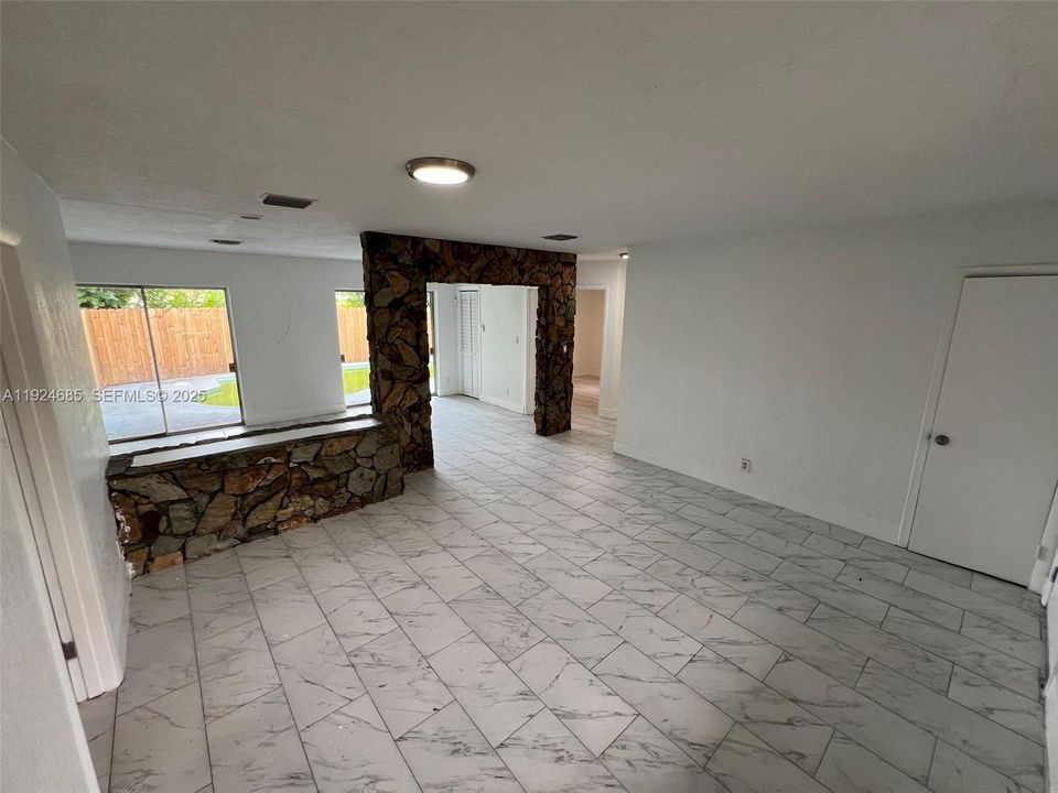 На продажу: $455,000 (3 спален, 2 ванн, 1281 Квадратных фут)