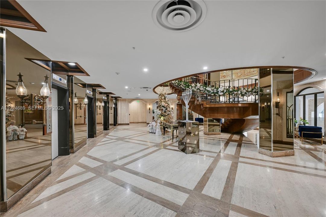 For Sale: $525,000 (2 beds, 2 baths, 1065 Square Feet)