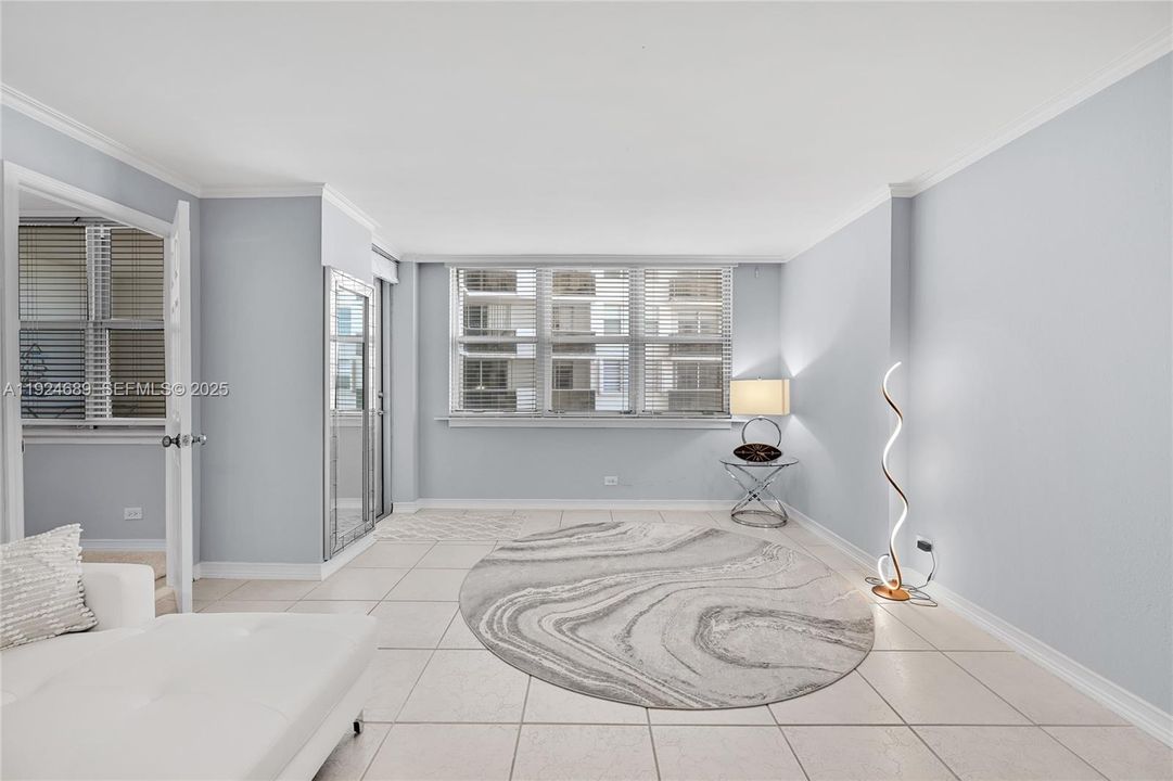 For Sale: $525,000 (2 beds, 2 baths, 1065 Square Feet)