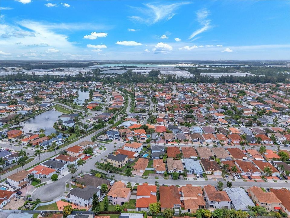 For Sale: $895,000 (4 beds, 3 baths, 2563 Square Feet)