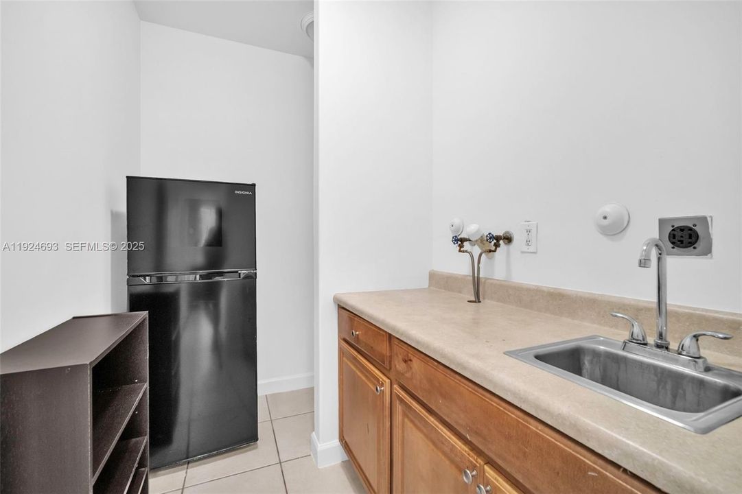 For Sale: $895,000 (4 beds, 3 baths, 2563 Square Feet)