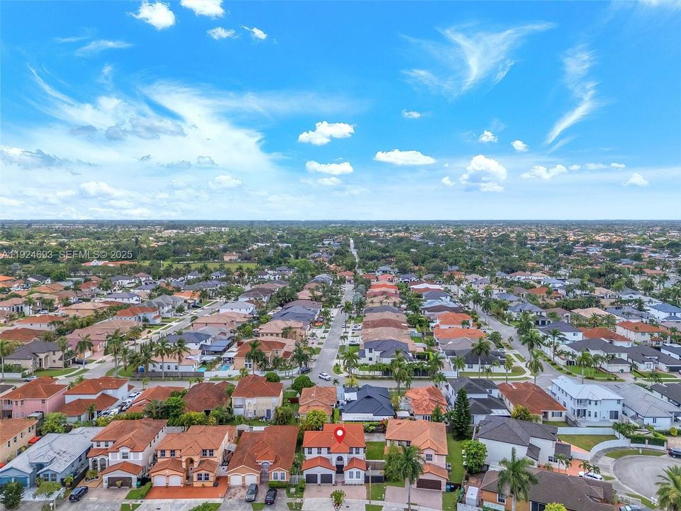 For Sale: $895,000 (4 beds, 3 baths, 2563 Square Feet)