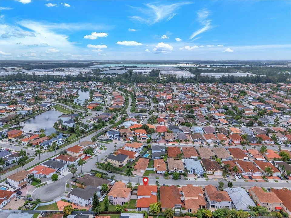 For Sale: $895,000 (4 beds, 3 baths, 2563 Square Feet)