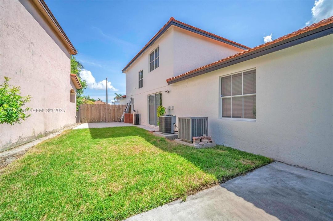 For Sale: $895,000 (4 beds, 3 baths, 2563 Square Feet)