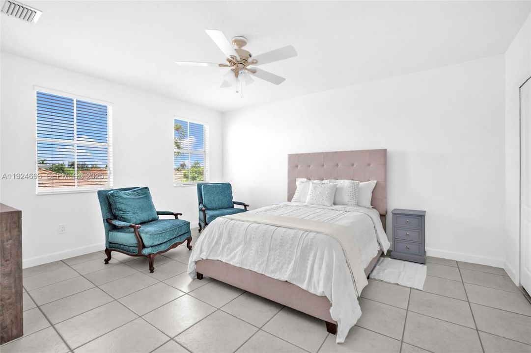 For Sale: $895,000 (4 beds, 3 baths, 2563 Square Feet)