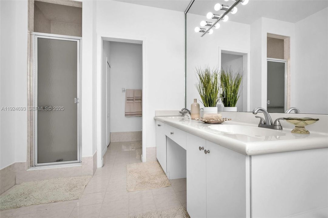 For Sale: $895,000 (4 beds, 3 baths, 2563 Square Feet)