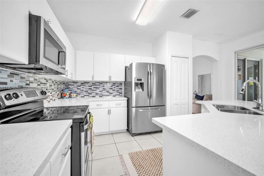 For Sale: $895,000 (4 beds, 3 baths, 2563 Square Feet)