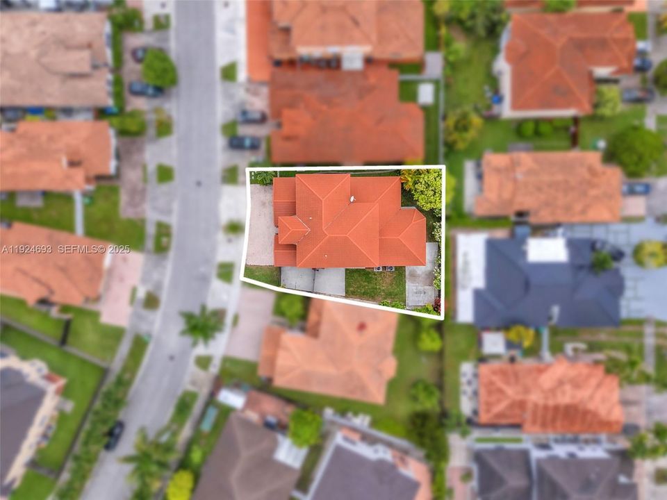 For Sale: $895,000 (4 beds, 3 baths, 2563 Square Feet)