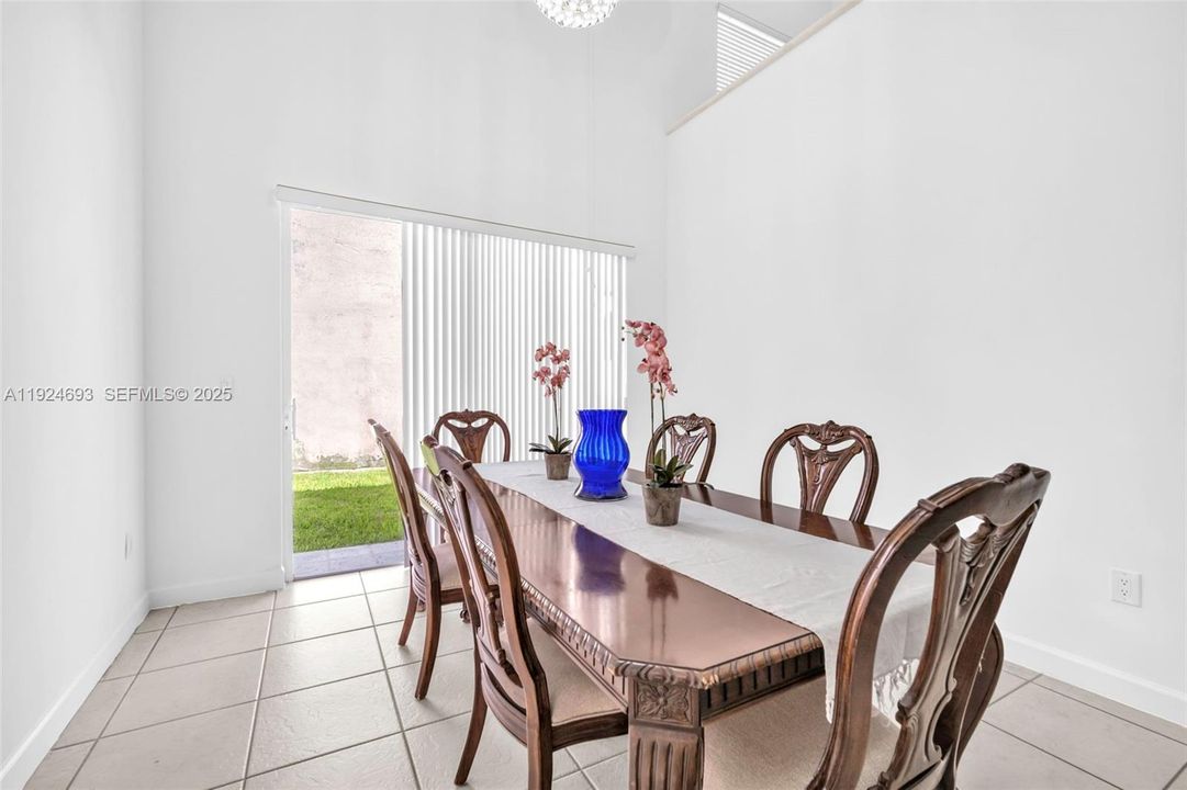 For Sale: $895,000 (4 beds, 3 baths, 2563 Square Feet)