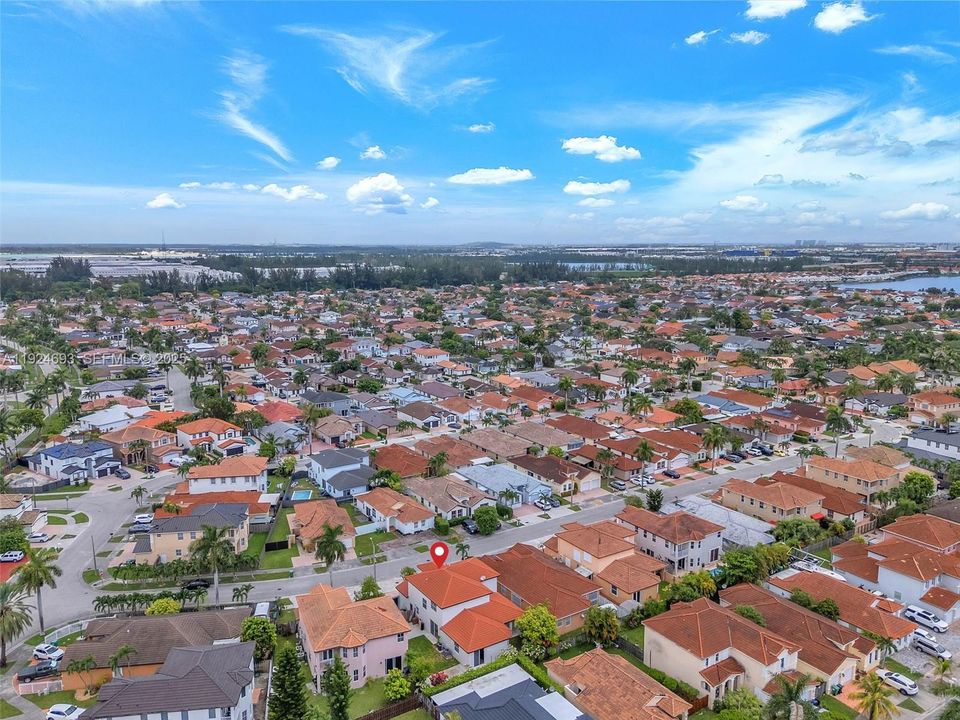 For Sale: $895,000 (4 beds, 3 baths, 2563 Square Feet)