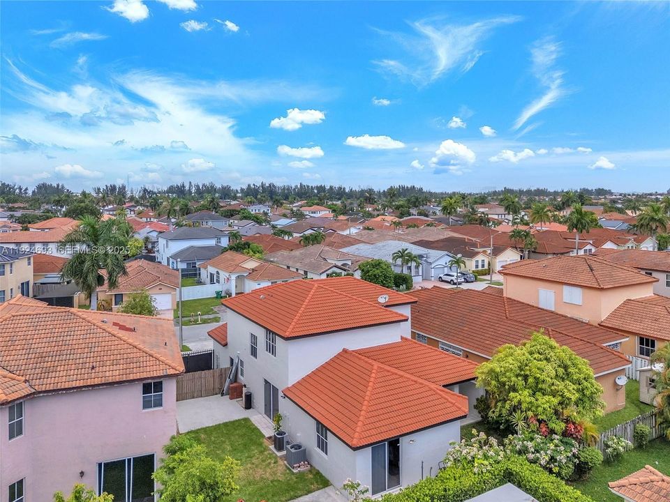 For Sale: $895,000 (4 beds, 3 baths, 2563 Square Feet)