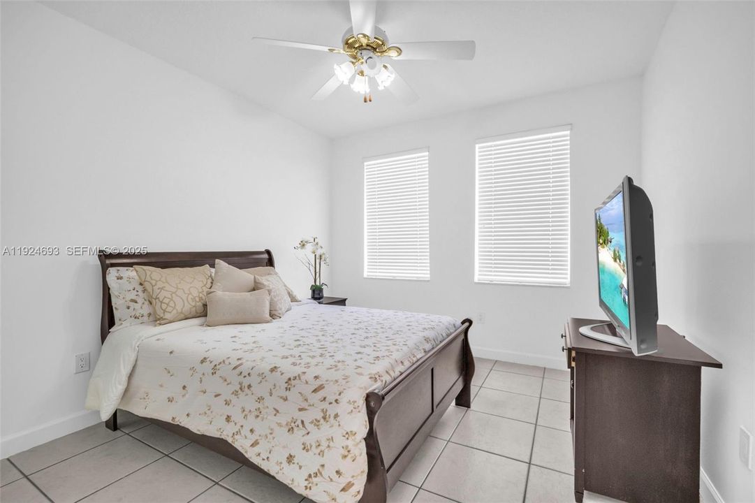 For Sale: $895,000 (4 beds, 3 baths, 2563 Square Feet)