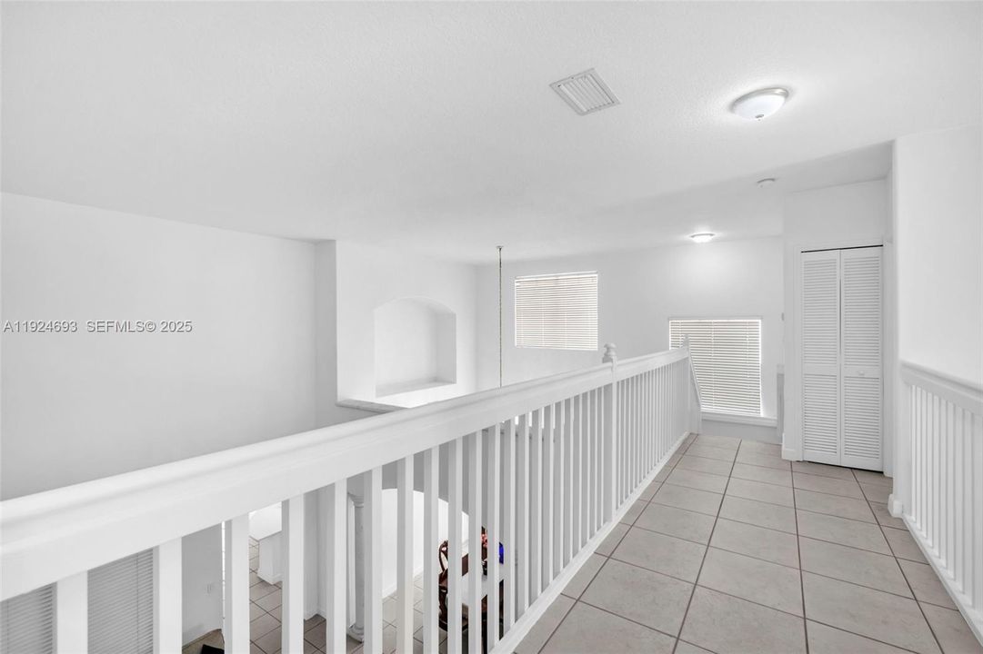 For Sale: $895,000 (4 beds, 3 baths, 2563 Square Feet)