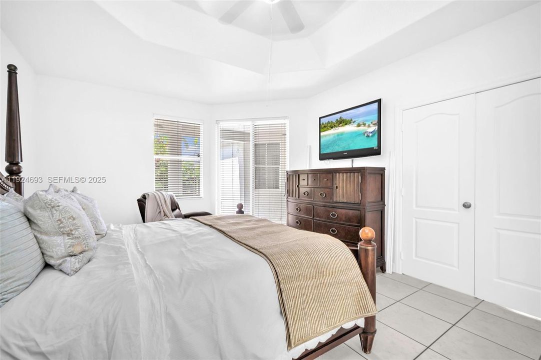 For Sale: $895,000 (4 beds, 3 baths, 2563 Square Feet)